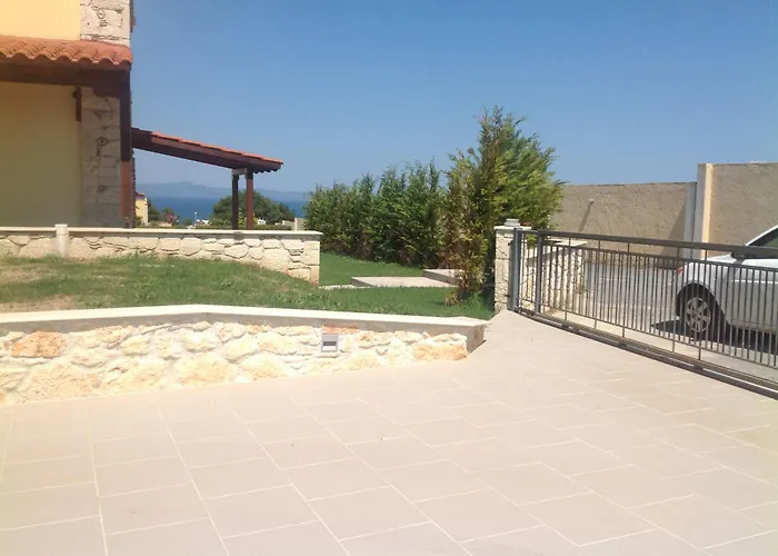 Ever After אפיטוס